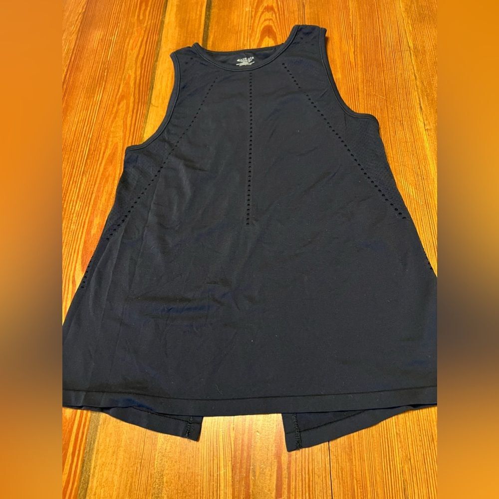 Athleta Foothill Crew Neck Split Back Sleeveless … - image 1